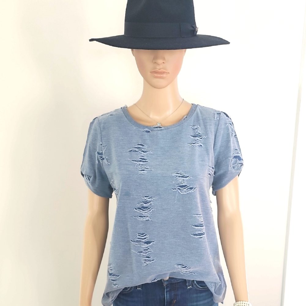 Distressed Blue Top -Jodifl 💙